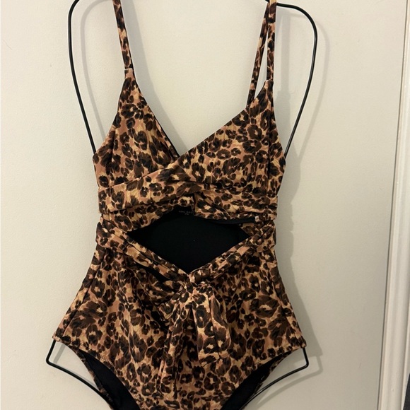 New Aerie Leopard One Piece Wrap One Piece Swimsuit. - Picture 4 of 6
